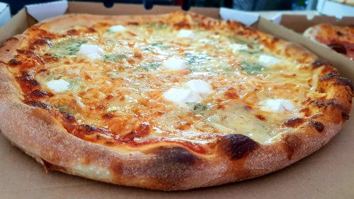 19. Egértanya pizza