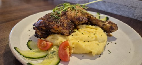 Sült csirkecomb, burgonyapürével