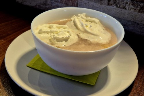 meleg gyümölcsleves.