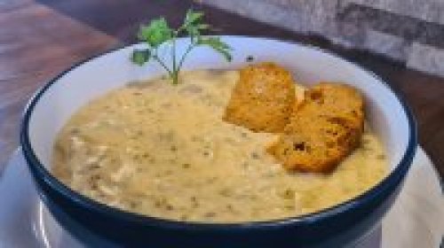 Majorannás burgonyafőzelék, vagdalttal.