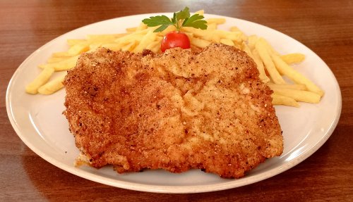 Mustáros rántott szelet, hasábburgonyával.