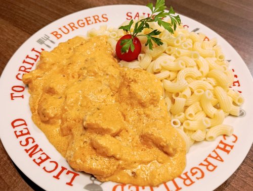 Csirkepaprikás galuskával.