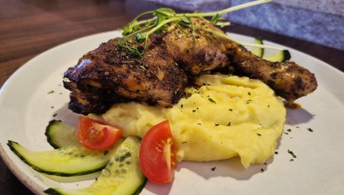 Sült csirkecomb, burgonyapürével