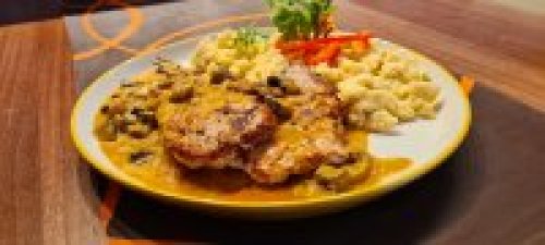 Bakonyi sertésragu tésztával.