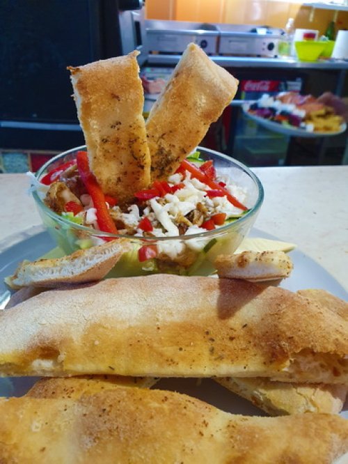 41. Chef kedvence fokhagymás pizzakenyérrel